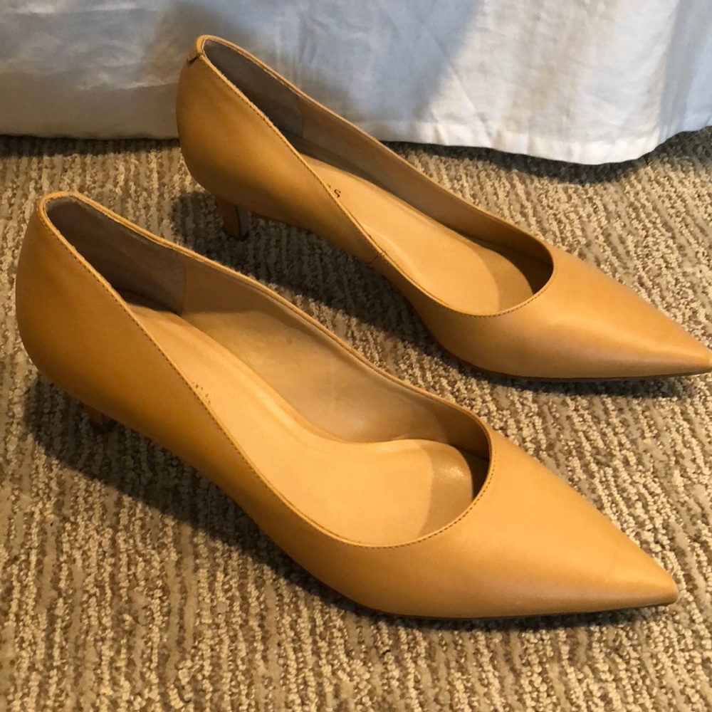 Talbots low heel! - Picture 2 of 4